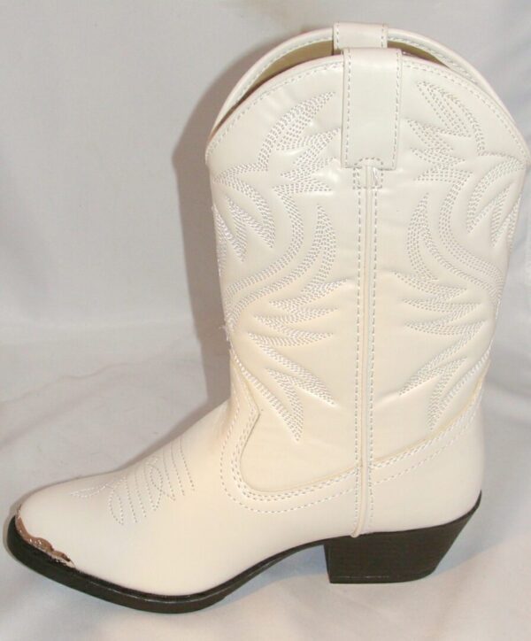 A SIZE 6 Youth/ 8 Womens White cowboy boot on a white surface.