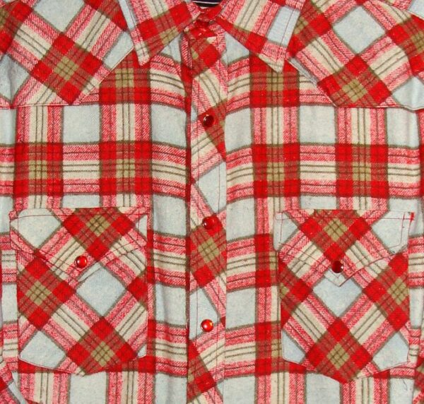 A Mens Pearl Snap Red Plaid Flannel Western Shirt 2X.