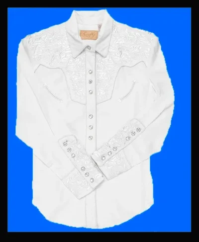 The Lady Gunfighter Scully women's white western shirt features beautiful embroidered details that add a touch of elegance to this classic cowboy-style shirt.