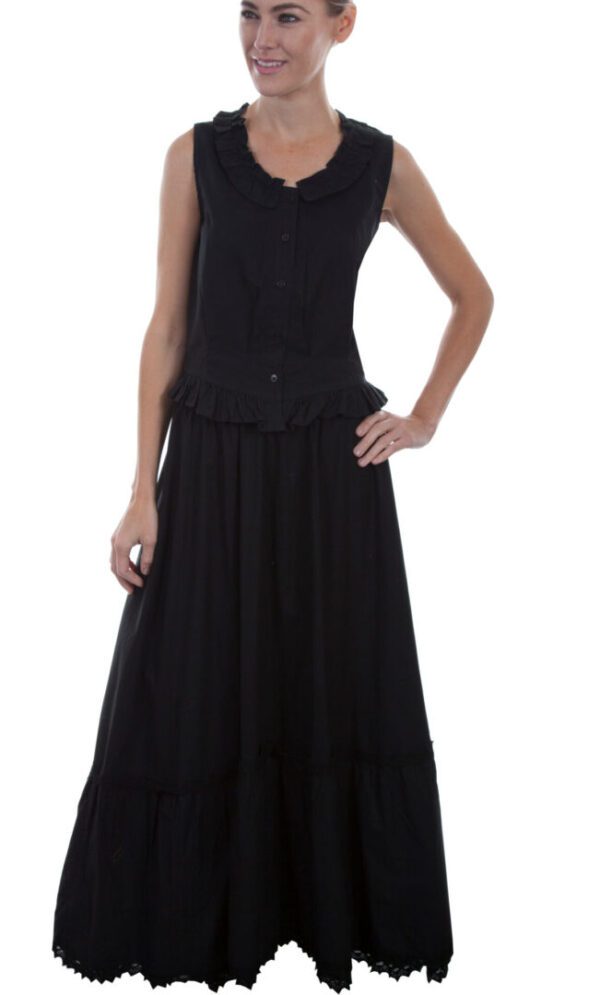 A woman is posing in the Scully Womens Prairie Black Cotton Petticoat Skirt.