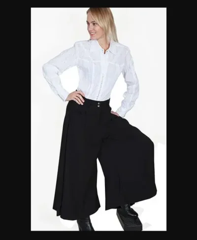 SCULLY Womens black Split skirt, or riding pants<strong> </strong> <ul style="list-style: square inside none;"> <li>Sueded riding skirt</li> <li>Washable Suede fabric</li> <li>100% Polyester</li> <li>sizes: XS - 2XL</li> •