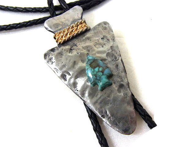 Hammered Silver Arrowhead Turquoise Stone Bolo Tie