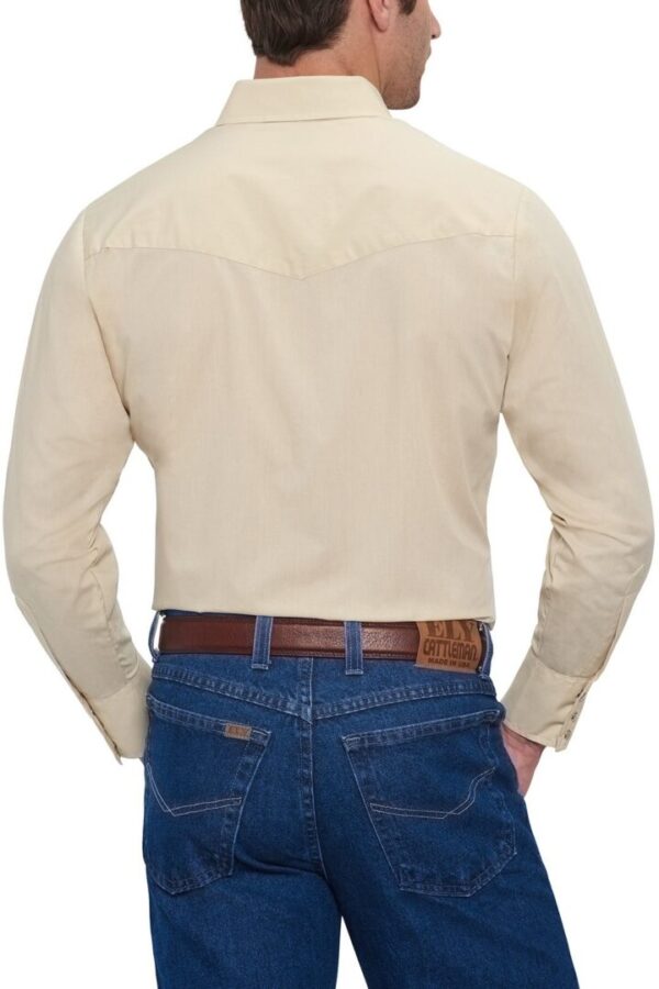 The back view of a man wearing jeans and a Men's Longsleeve Solid Ecru Western Shirt.