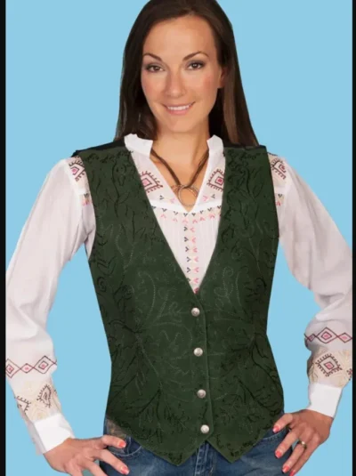 <div class=""> <strong>Womens Scully Spruce Green suede vest</strong> * Embroidery on front ONLY * Back satin * Star buttons <strong>* SIZES: MED & LARGE</strong> </div> •