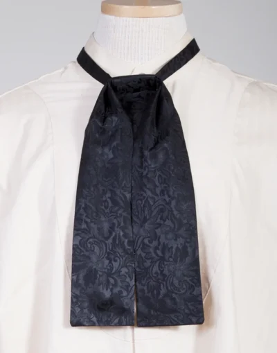 Scully Rangewear Brown Silk puff tie, neck tie scarf <ul style="list-style: square inside none;"> <li>adjustable neckband</li> <li>silk scarf</li> </ul> •